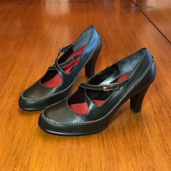 Aerosoles Black Mid Heel with Flexible Cross Strap - Picture 2 of 7